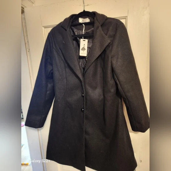 Coat - Picture 4 of 4